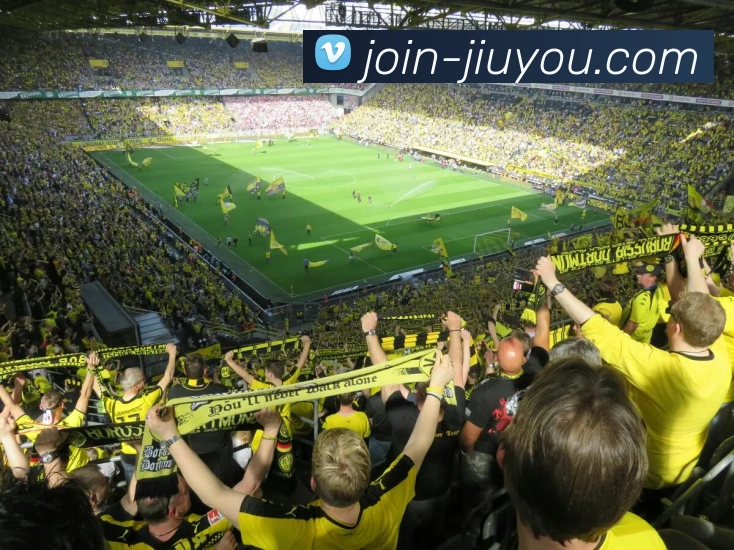 成都香港足球明星队携手展现体育精神共创美好未来